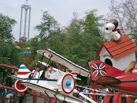 parque de atracciones de Snoopy, se llama Knott's Berry Farm