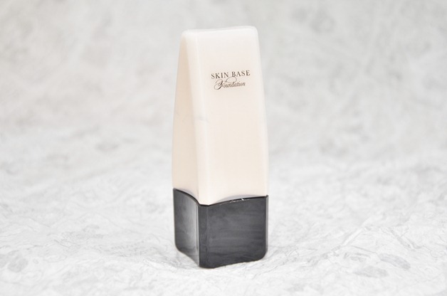 illamasqua skin base foundation shade 2 review beauty makeup pale foundation 2