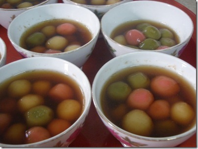 tangyuan cooked in ginger soup