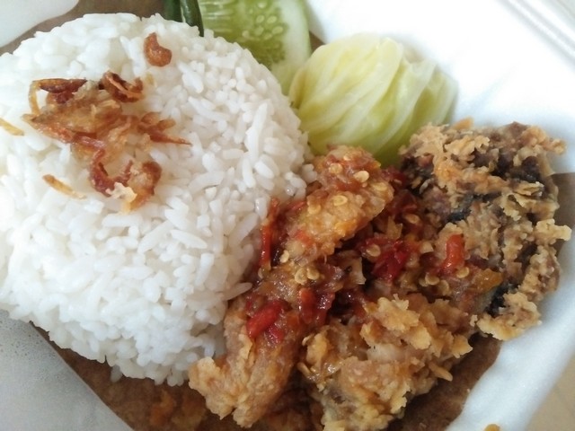 Ayam Geprek, Sajian Nikmat Kuliner Favorit