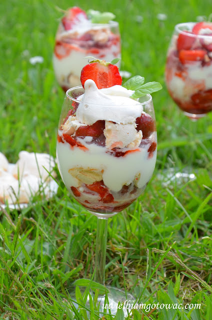 Eton Mess z truskawkami