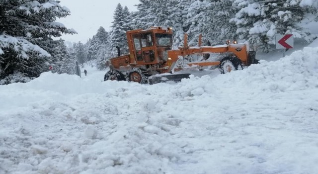 Bozkır Antalya yolu yeniden ulaşıma açıldı. 