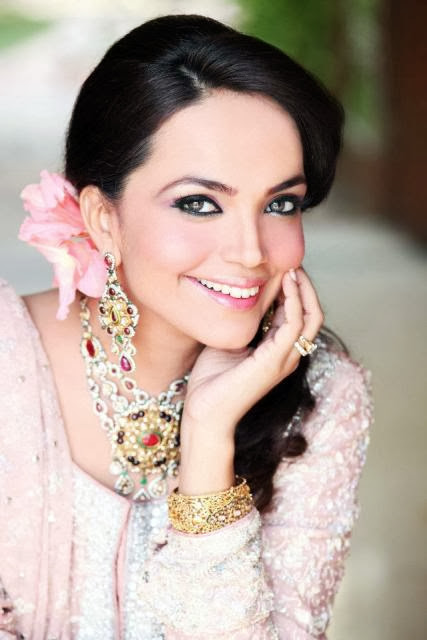 Aamina Sheikh HD Wallpapers Free Download