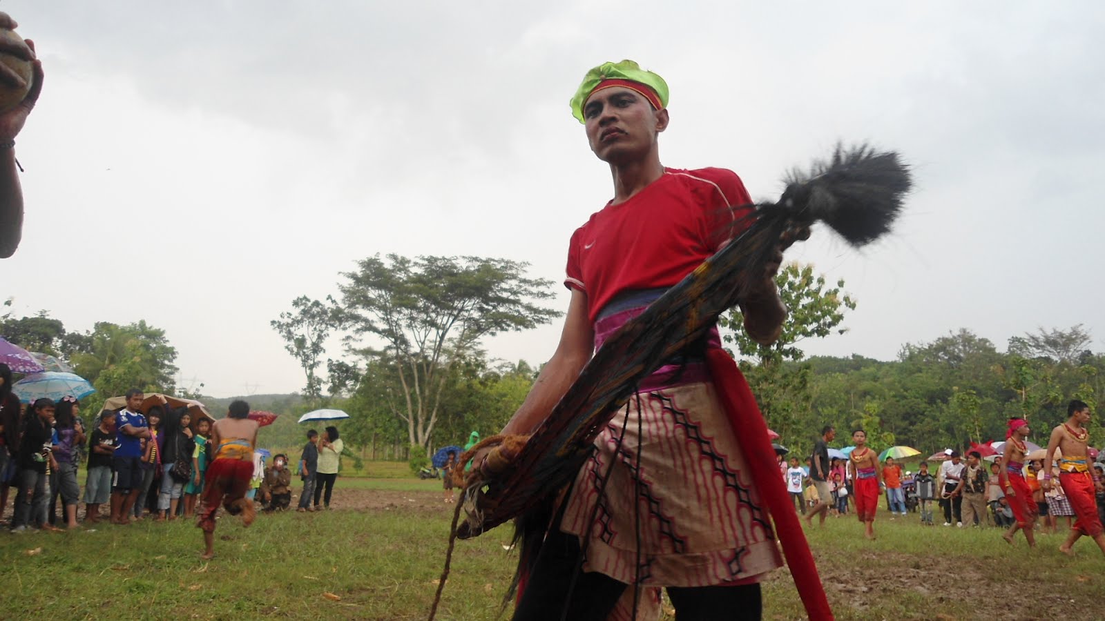 Tnanan pora kwi pamer Reog.