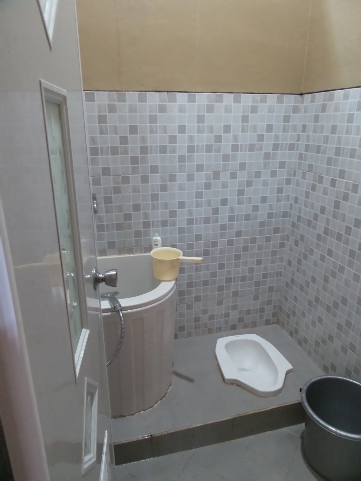 Desain Kamar Mandi Kloset Jongkok WC Jongkok Desainrumahnya com