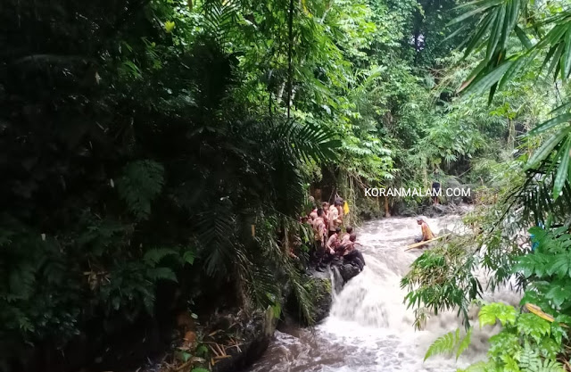 Susur Sungai, Ratusan Siswa SMPN di Sleman Terseret Arus Banjir