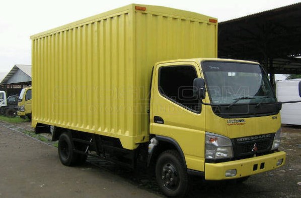 truk box canter WARNA KUNING