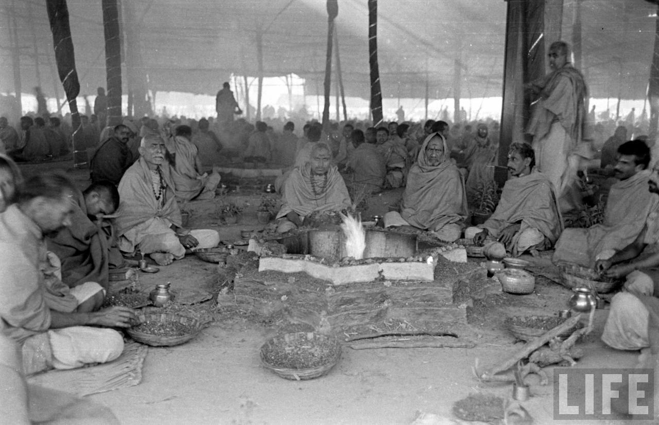 Maha-Yagya (Yajna or Yagna) Performed for World Peace during World War II on Banks of River Yamuna, Delhi, India | Rare & Old Vintage Photos (1944) - Part 1