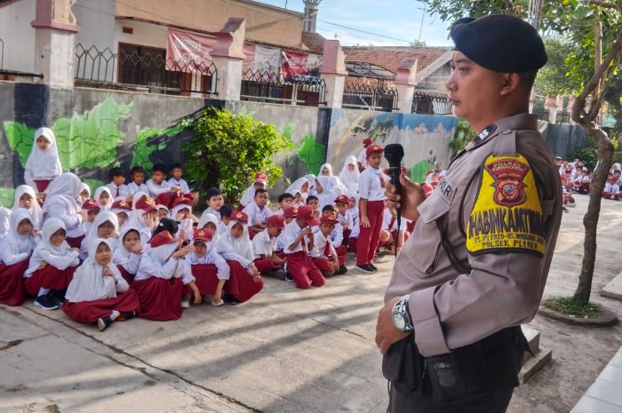 Police Goes To School, Polsek Plered Sosialisasikan Larangan Knalpot Tak Sesuai Spesifikasi