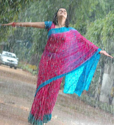 indian-desi-south-tamil-telugu-actress-soaked-rain-scene-wet-drenched-saree-exposing-revealing-sizzling-glamour