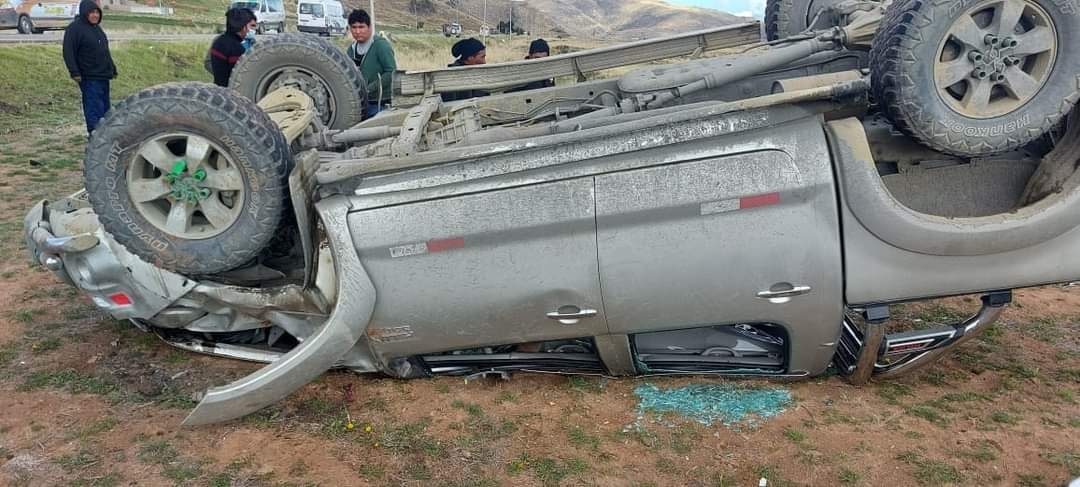 Accidente en Huatasani Puno: camioneta se despista y deja 4 heridos graves
