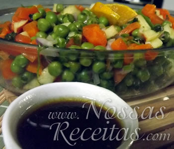 receita de salada com legumes diversos e molho fácil