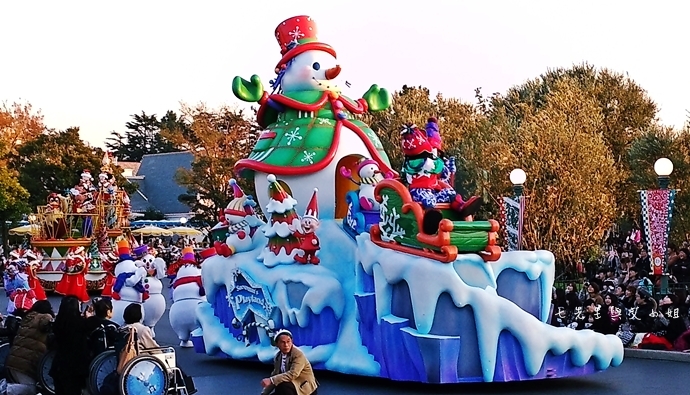 18 迪士尼聖誕村大遊行幸福在這裡夢之光大遊行