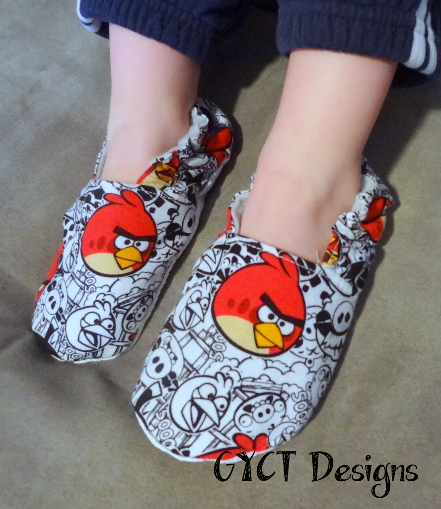 Peekaboo Comfy Cozy Slippers by GYCT