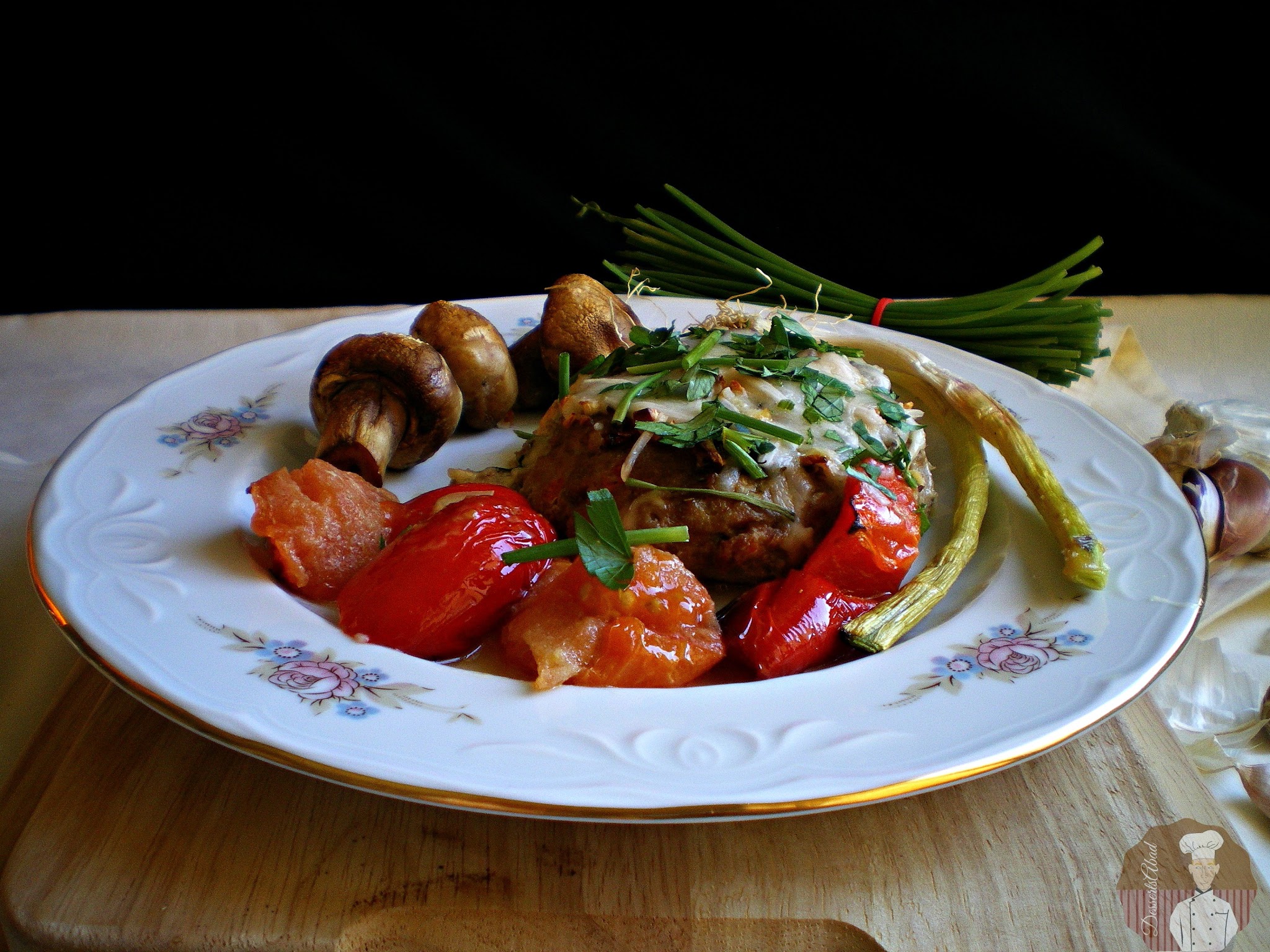 Hamburguesas sabrosas al horno con verduras