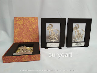 Sovenir gift wayang logam bima dalam pigura minimalis box batik