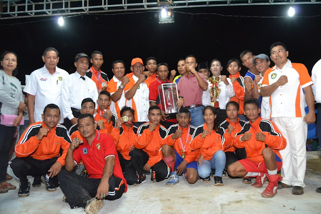 Dompu Juara Umum Turnamen Tinju Amatir Danrem Cup