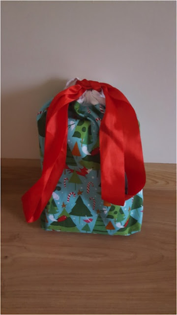 How to: Christmas drawstring gift bag