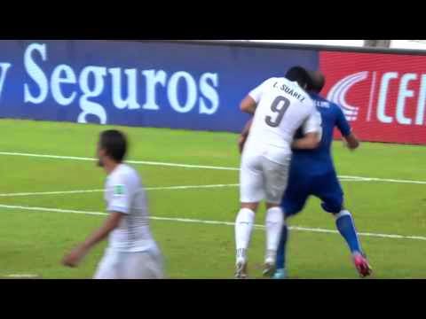 FIFA : "Luis Suarez Di Hukum Tak Boleh Main selama 4 Bulan 
