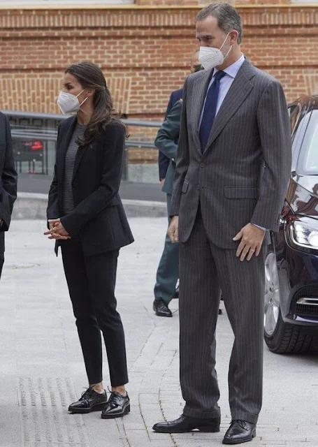 Queen Letizia and King Felipe visited the crisis unit for Ukraine of the Spanish Red Cross at Red Cross headquarters