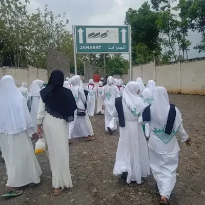 lempar jumroh fatimah zahra semarang