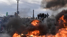   Prancis Mencekam, Jalanan Seperti Medan Perang