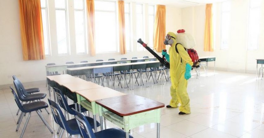 UGEL Chiclayo inicia fumigación de más de 70 colegios para el «Buen Inicio del Año Escolar»