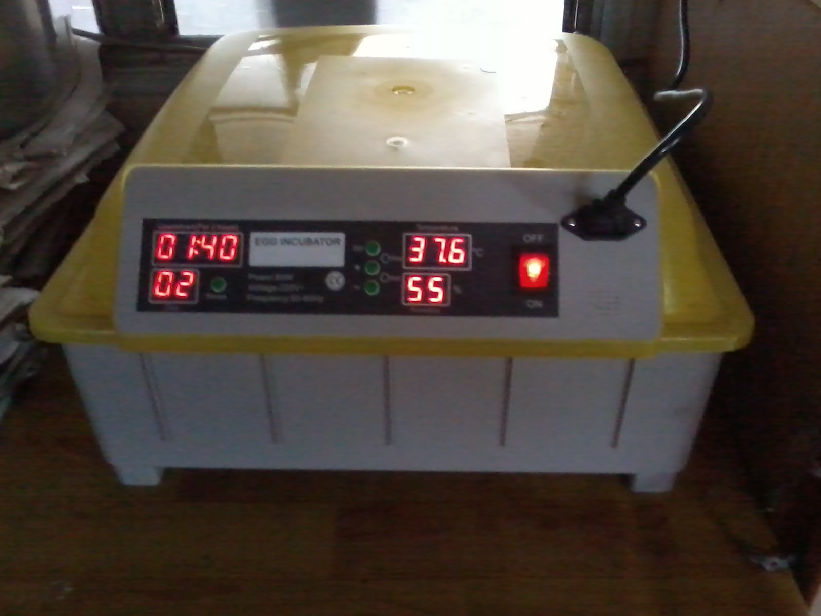 Incubator Telur Ayam  Inkubator Telur Ayam 