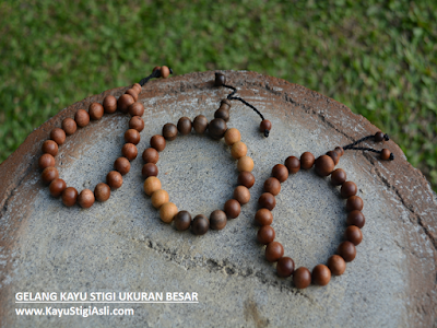 Gelang kayu Stigi