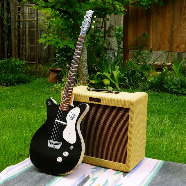 Fender Blues Junior, Tweed, Blues Jr, Danelectro, 1959, 1995, black, Danelectro double cutaway