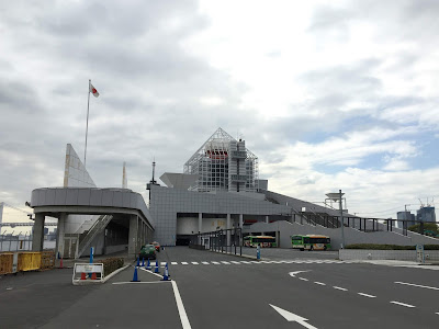 晴海客船ターミナルの建物外観