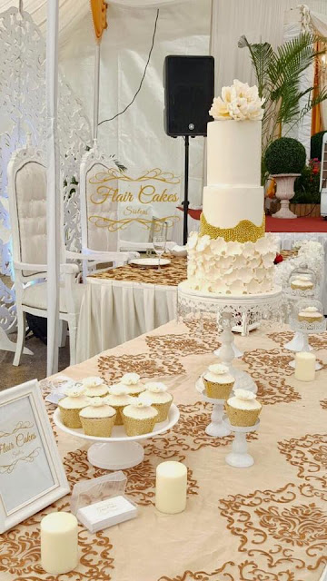 wedding cake in white SG