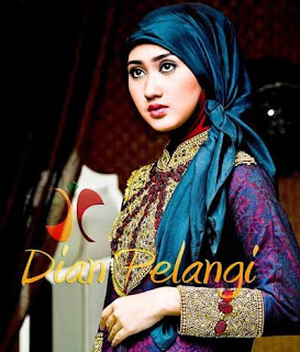 Foto Profil Dian Pelangi "Desainer Muslim Fashion 