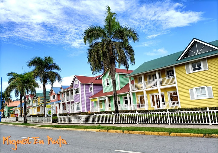 Paseo de la Marina en Santa Bárbara de Samaná