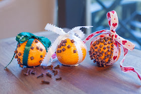 Crackers on the Couch 12 Days of Christmas Treats Day 3: Orange and Clove Pomanders