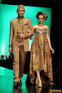Galeri Foto Batik  Batik  Fashion Show By Anne Avantie
