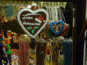 Gingerbread hearts with German Christmas greetings
