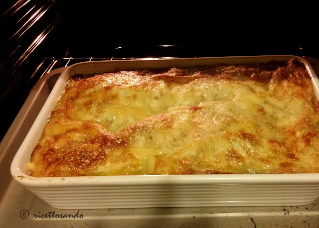 Lasagne vegetariane con carciofi e provola in cottura