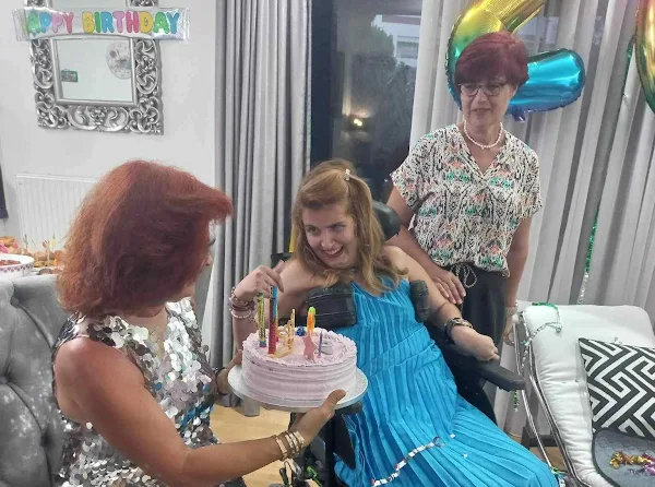 Τα 26α γενέθλιά της γιόρτασε η Μυρτώ της Πάρου. Οι ευχές της μητέρας της σε μία συγκινητική ανάρτηση