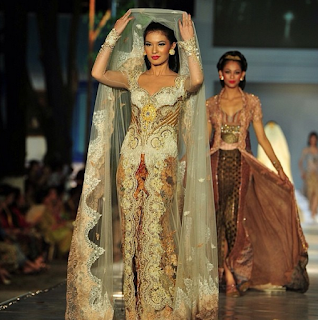 Model Kebaya  Modern  Anne  Avantie  Terbaru Mewah dan Elegan 