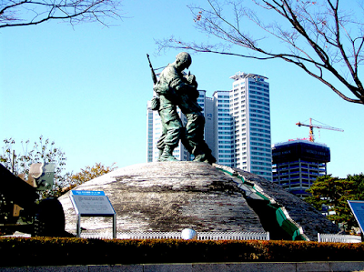 ผลการค้นหารูปภาพสำหรับ war memorial เกาหลี