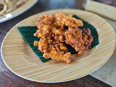 jagung yang dilembutkan dicampur tepung bumbu