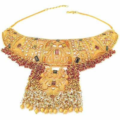 Jewelry Stores  Gold on Why Is It Good To Buy Jewelery On Dhanteras I Don T Think There Is Any
