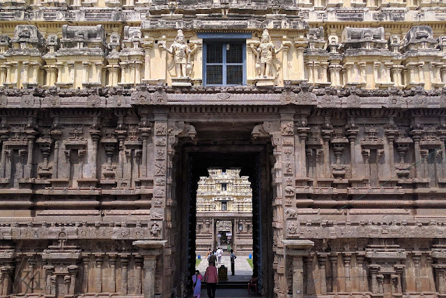 See-through the Gopurams at Jalakandeshwara temple