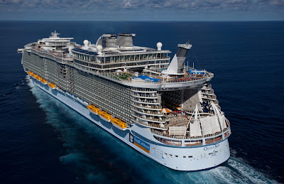 Oasis_of_the_Seas_Royal_Caribbean_Largest_Best_Cruise_Ships