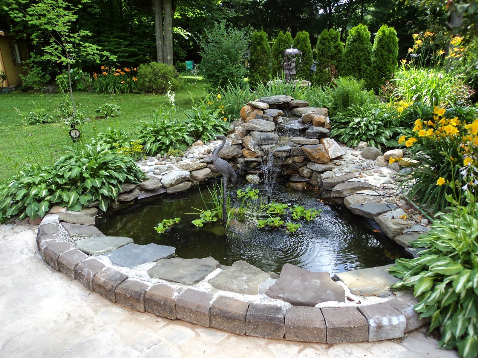 Fabulous Small Backyard Fountain Ideas