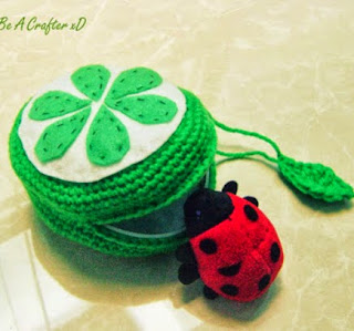 http://translate.google.es/translate?hl=es&sl=en&tl=es&u=http%3A%2F%2Fwww.mazkwok.com%2F2013%2F05%2Ffree-crochet-pattern-slice-of-lime-coin.html