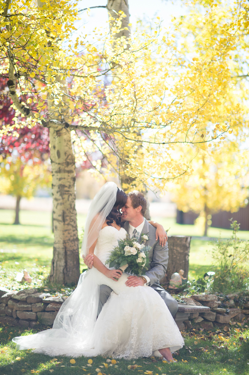 Fall Wedding / Photography: Amelia Anne Photography / Venue: Le Petit Chateau, Bozeman, MT / Makeup: Alexa Mae / Flowers: Budget Bouquet 