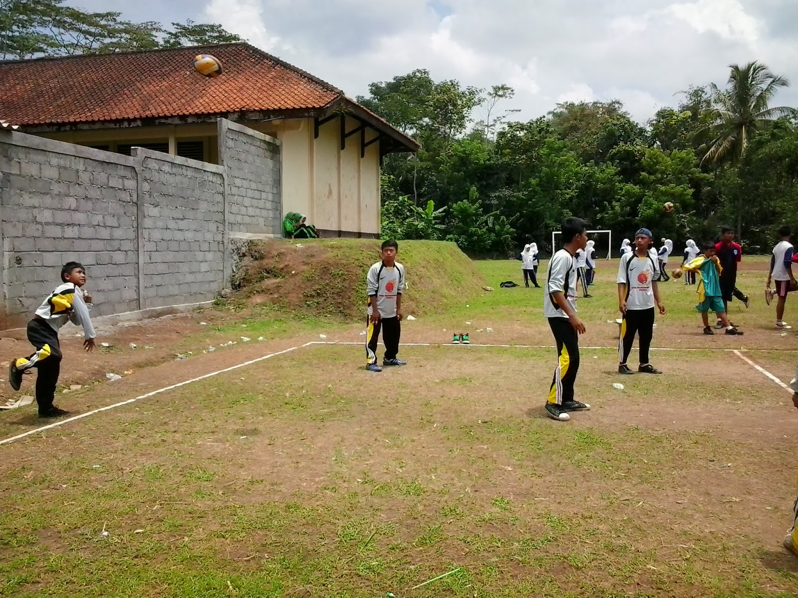 JUARA SEPAK TAKRAW DAN BOLA VOLI PUTRA & PUTRI SUB RAYON GRABAG