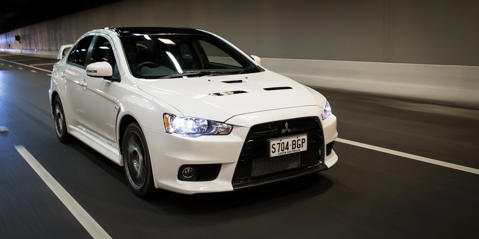 Đánh giá xe Mitsubishi Lancer 2016